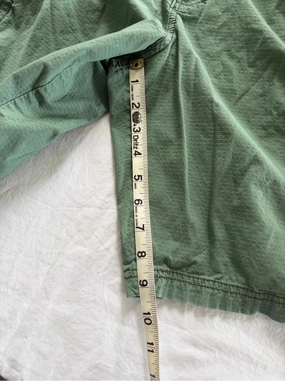 Tommy Bahama Men’s L Elastic Waist Cargo Shorts Green Marlin Shark Lining L/G